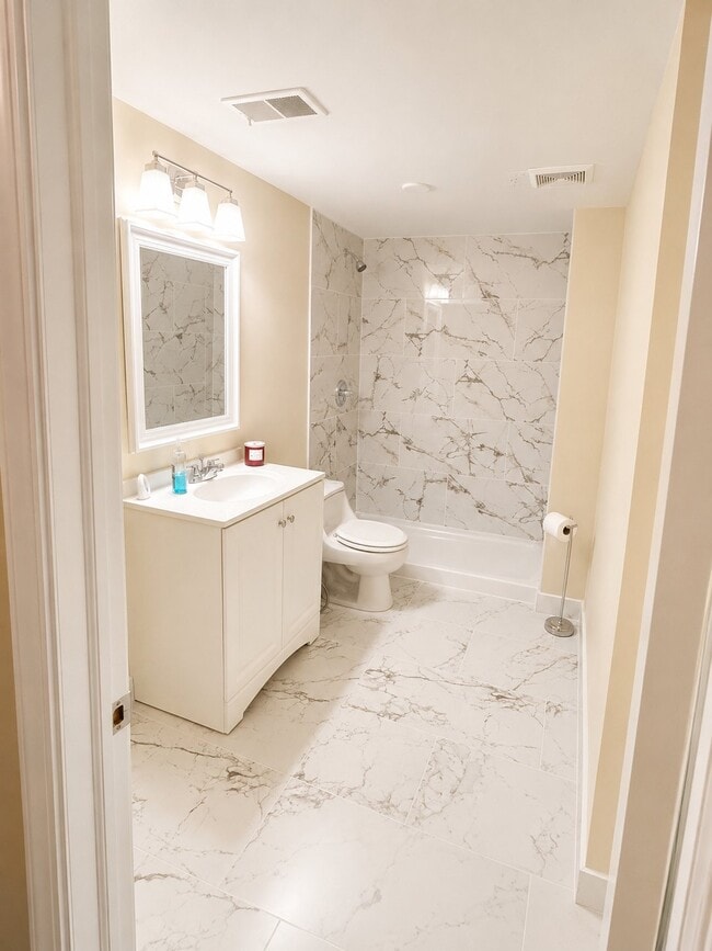 4098 Camelot Ct