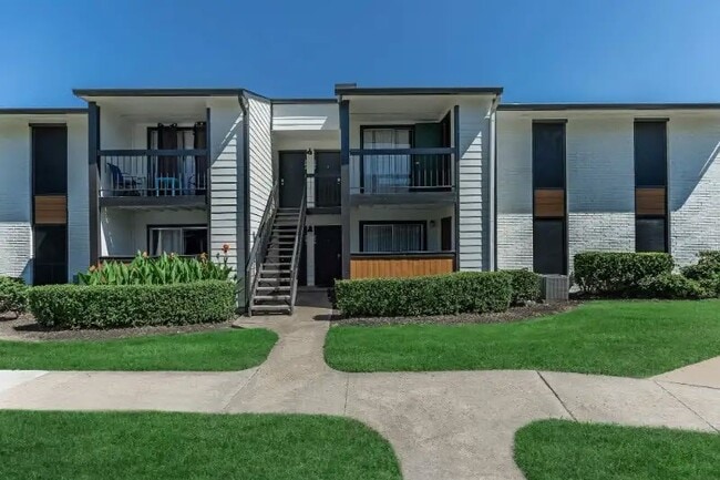 Experience the comfort and style of Cali Crossing Apartments, where modern design meets convenience. Enjoy beautifully landscaped grounds and spacious living spaces. Come see your future home today! Schedule a tour now.