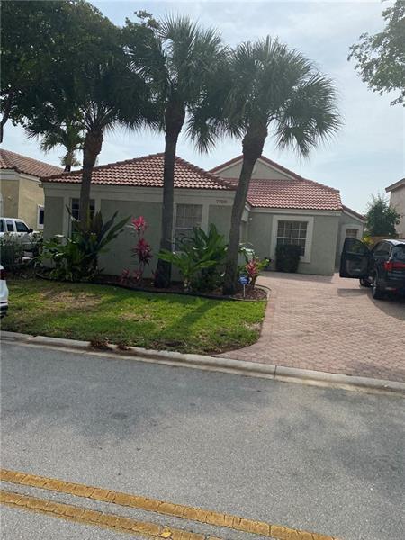 Photo - 7700 NW 61st Ter