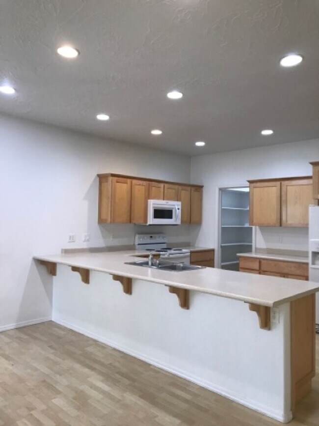 Photo - 375 Aspenwood Dr