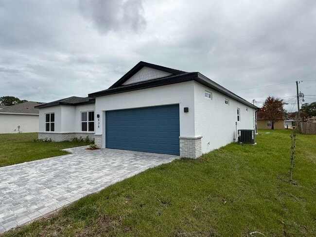 Photo - 438 Awin Cir SE