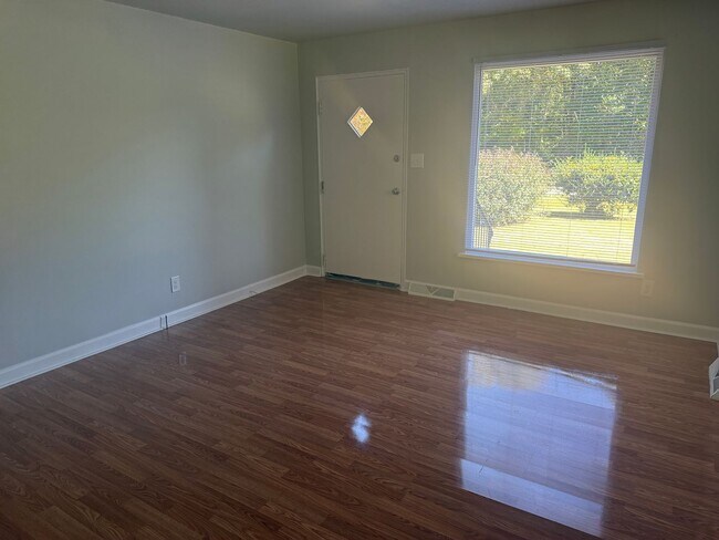 Photo - Adorable Two Bedroom House in the New Have...