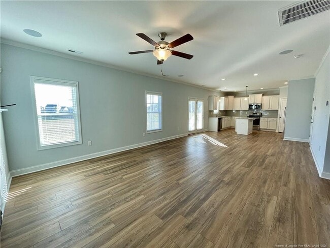 Photo - 5137 Thruway Rd