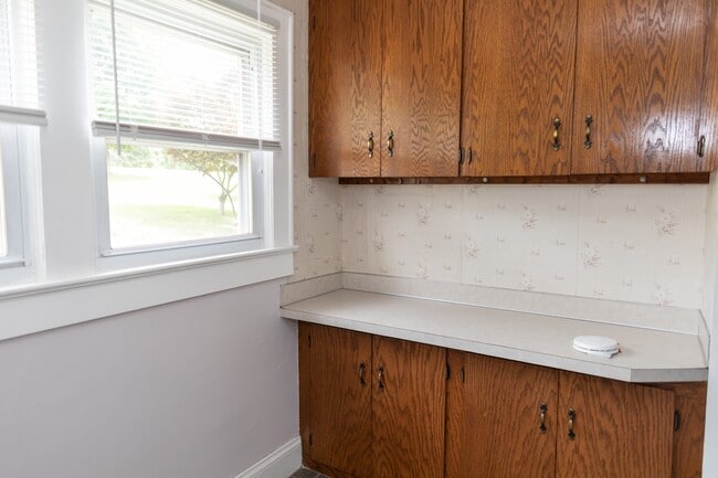 Photo - 751 Harris Ave NW