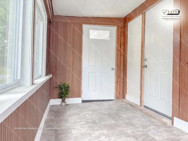 Photo - 2515 Bagley St