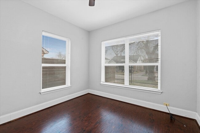 Photo - 2614 Isabella St