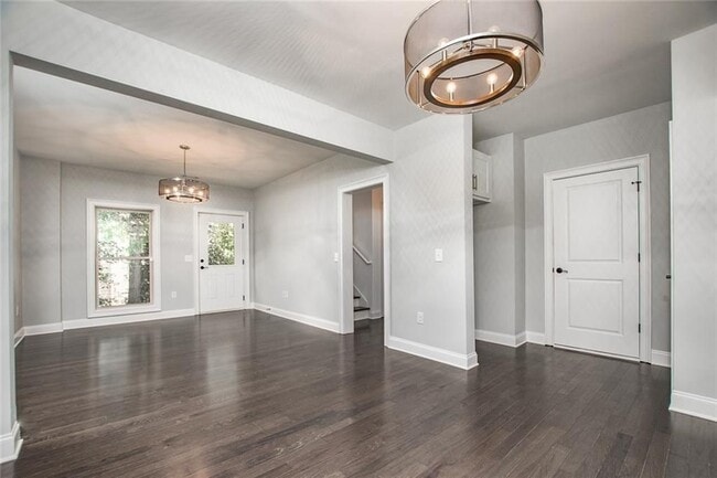 Photo - 338 7th St NE