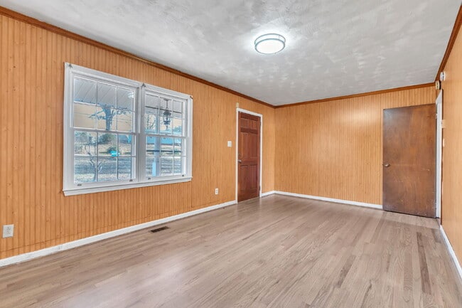 Photo - 107 Rosewood Cir