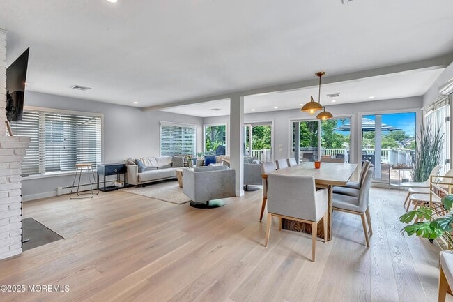Photo - 637 Beacon Blvd