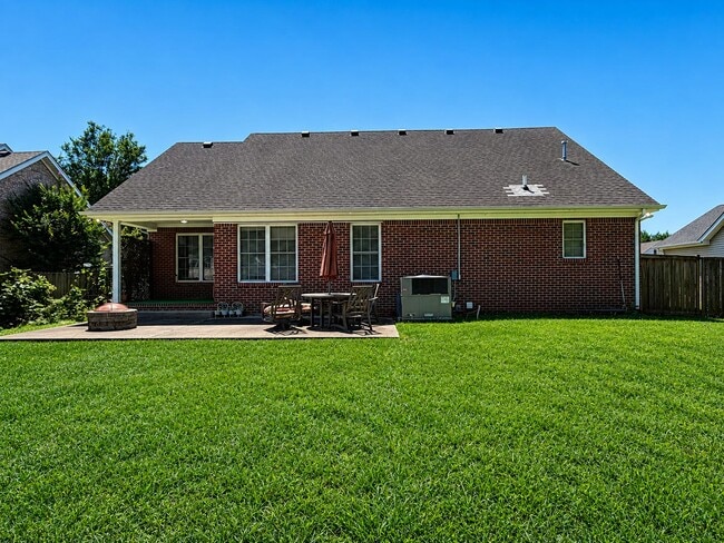 Photo - 1284 Trillium Ln