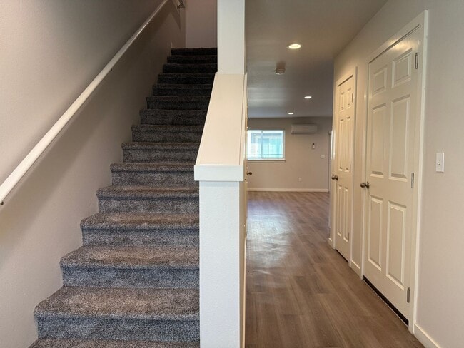 5308 Smitten St