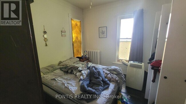 Photo - 452 Confederation St