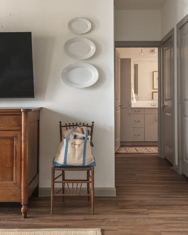 Photo - Kelly Hollow