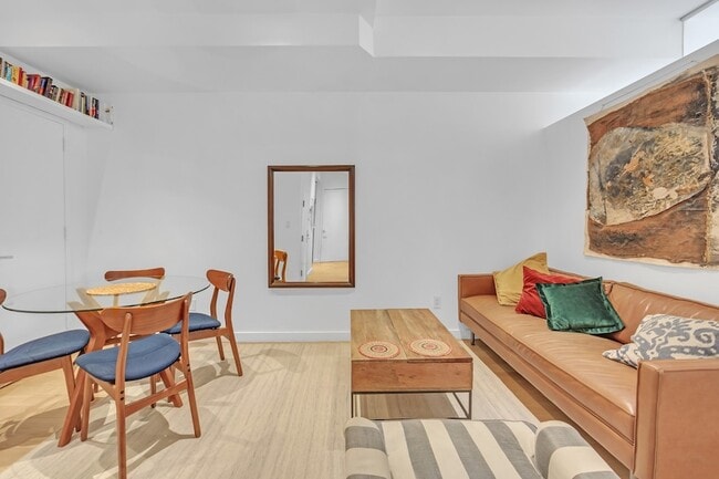 Photo - 140 Scholes St Unit 3A