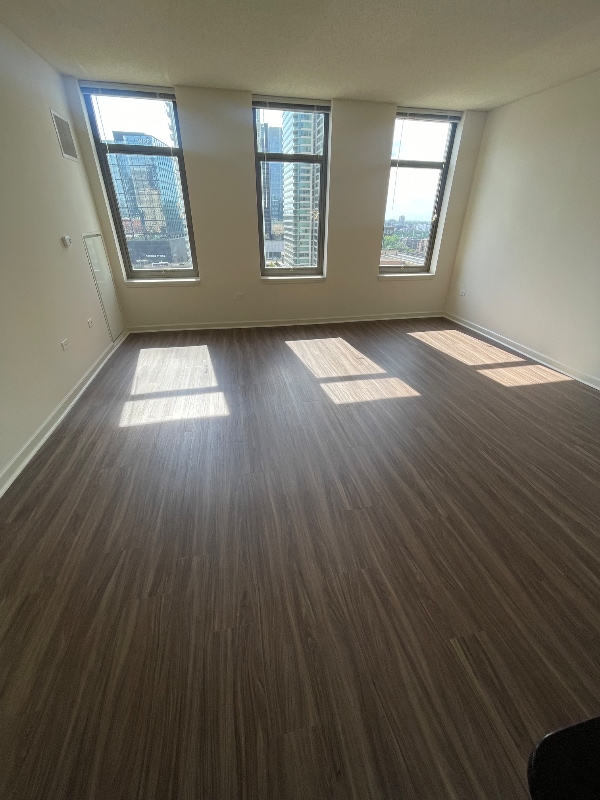 Photo - 360 N Jefferson St