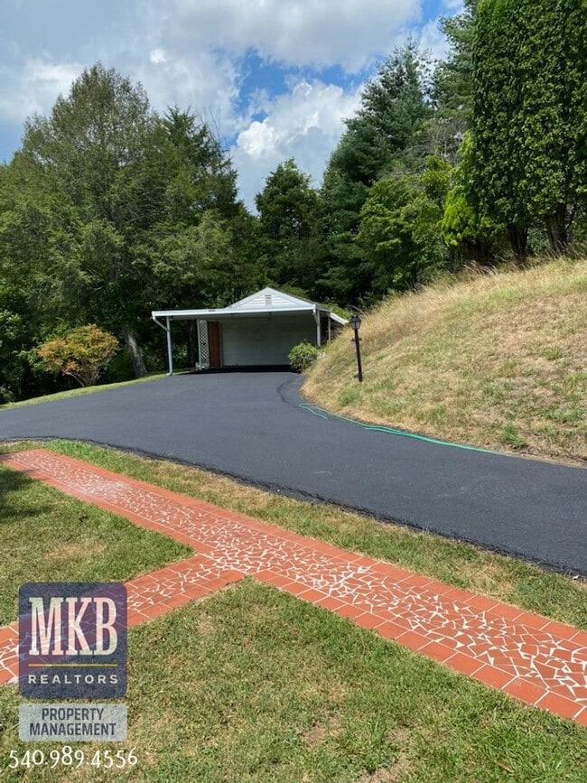 Photo - 2-Possibly 3 Bedroom completly remodeled h...