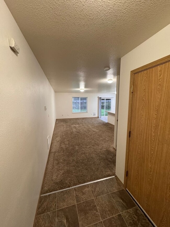 Photo - Spacious 3-Bed, 2.5-Bath Duplex for Rent in Longview