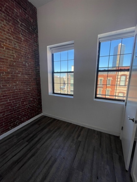 Photo - 139 Newark Ave