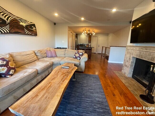 Building Photo - 196 Allston St Unit 1 Rental