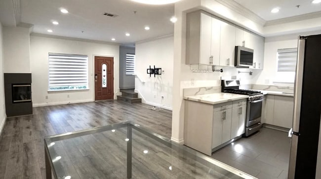 Photo - 268 Mar Vista Ave Unidad 268 N Mar Vista Ave #4