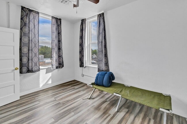 Photo - VINTAGE VAULT Unit 301