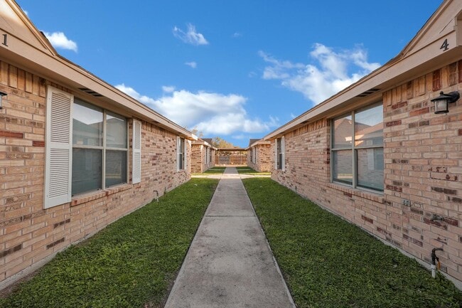 Photo - 2111 W Western Dr