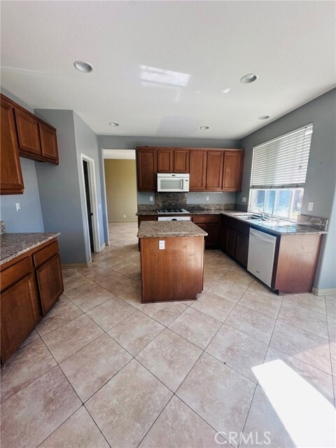 Photo - 28841 Tonya St