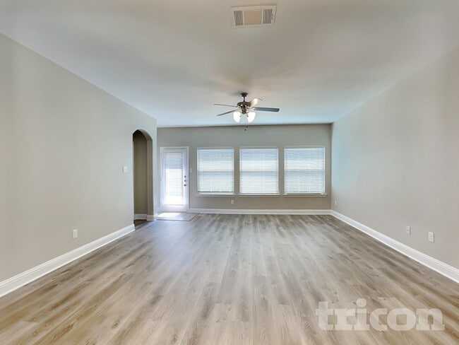 Photo - 7712 Cottonwood Dr