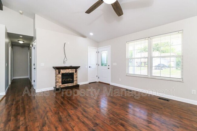 Photo - 805 Whisper Creek Ct
