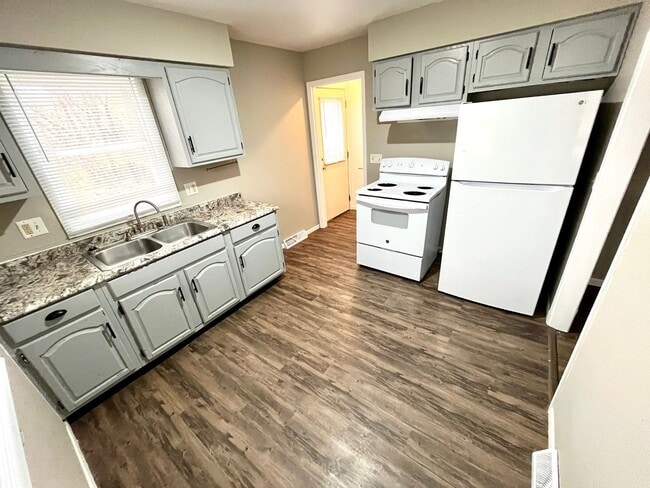 Photo - 1467 Valley View Dr Unit A