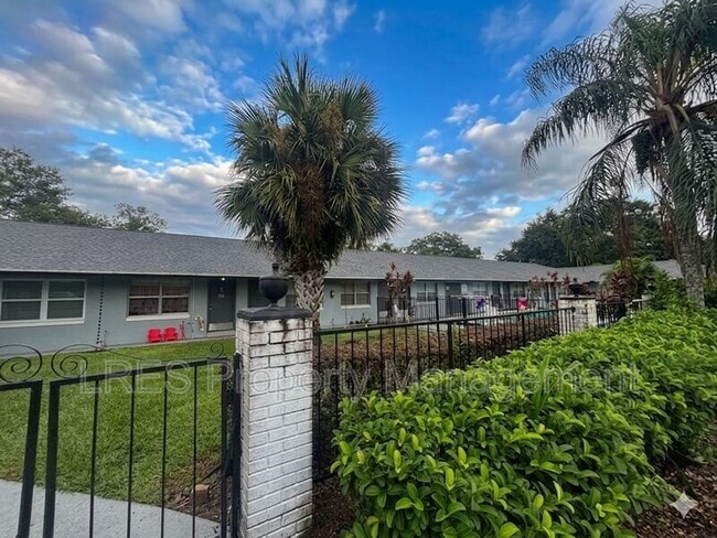 Building Photo - 1031 Columbia Ave