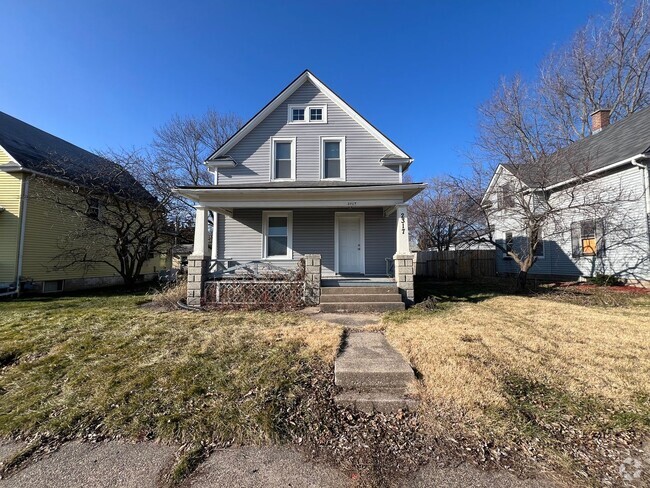 Building Photo - !3 Bedroom in Moline Ready August 1st! Rental