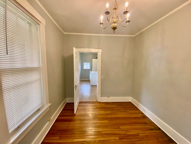 Photo - 2307 Evelyn Ave