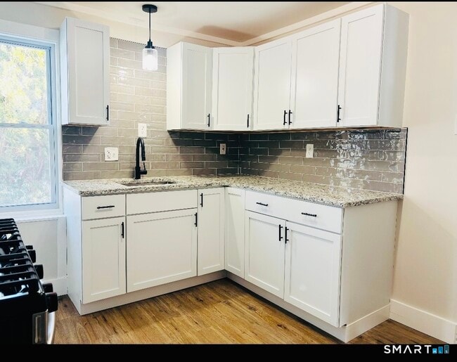 Photo - 107 E Pearl St