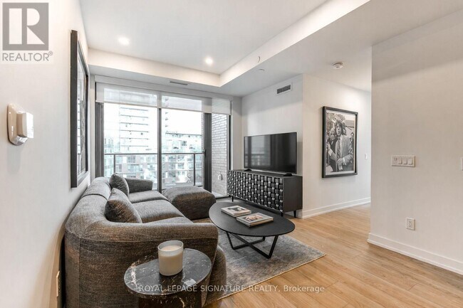 Photo - 35 Parliament St Unit 608