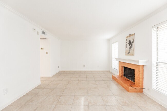 Photo - 2120 Wilcrest Dr Unit 107