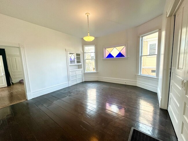 Photo - Temple Units Unidad 1603 I St.