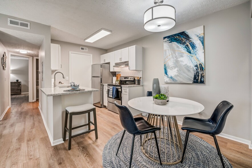 Newly Renovated Kitchen and Dining Room