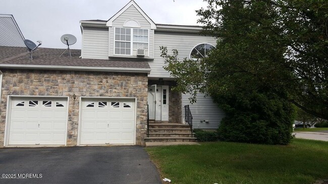 Building Photo - 1 Skylark Ct Rental
