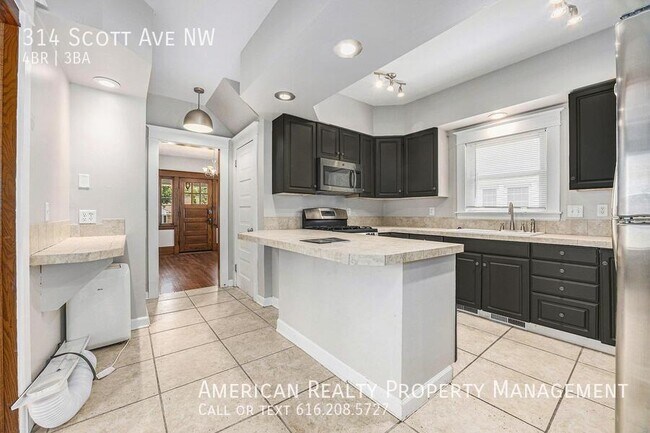 Photo - 314 Scott Ave NW