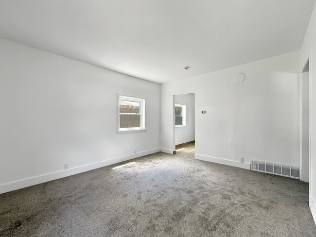 Photo - 3044 Hickory Grove Ave