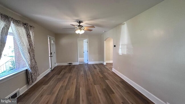 Photo - 312 Woodford St