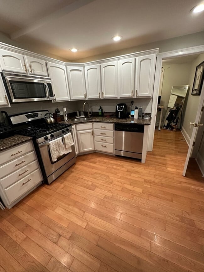 Photo - 227 Bolton St Unit 2