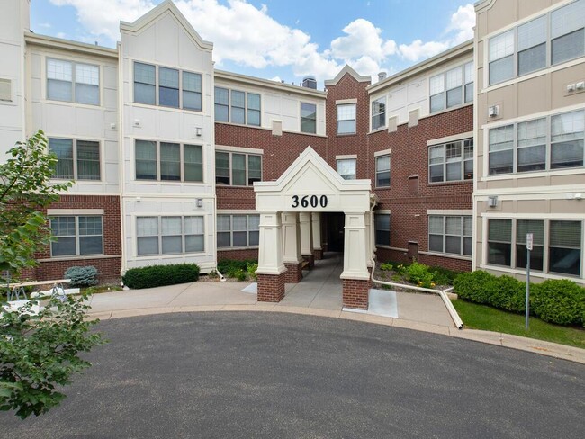 Building Photo - 3600 Wooddale Ave S Unit 304
