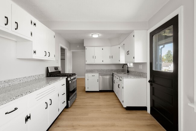 Building Photo - 1121 Margray St Rental