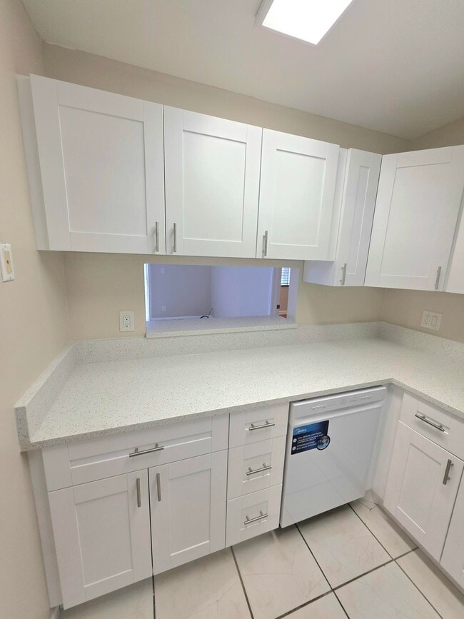Photo - 495 SE 8th St Unidad 237