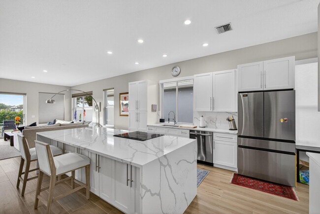 Photo - 945 Bear Island Cir