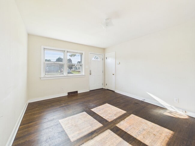 3708 Whitlock Ave