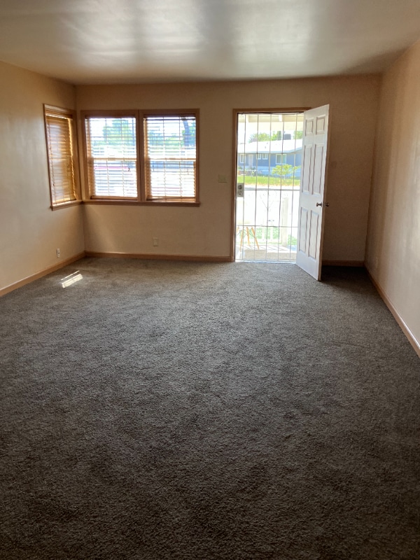 Photo - 305 W Ave J 10