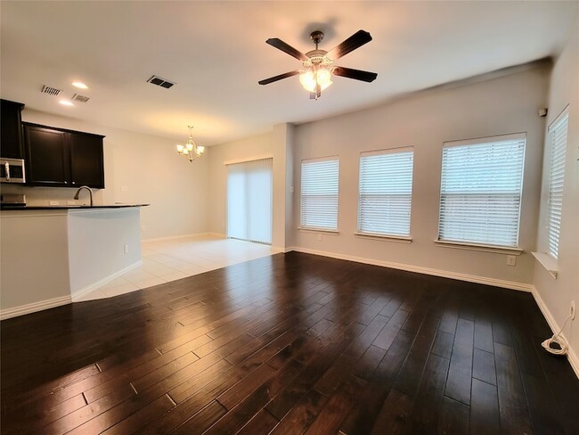 Photo - 4817 Bridgewater St